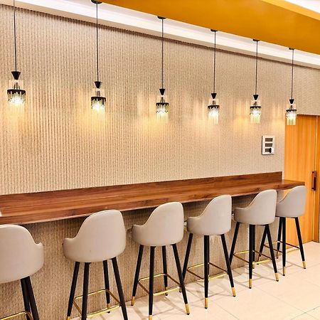 Hotel B K R 古瓦哈提 外观 照片