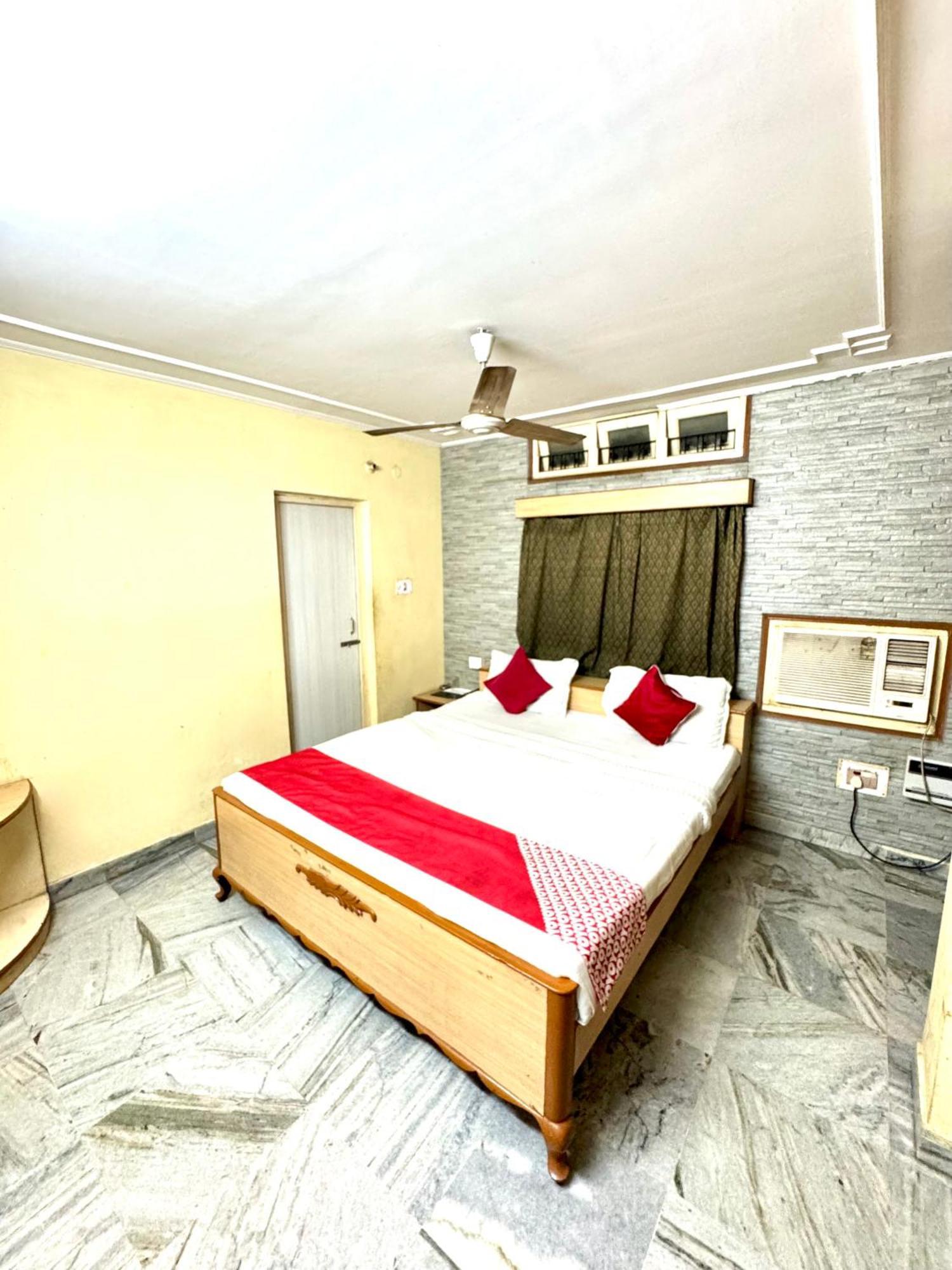 Hotel B K R 古瓦哈提 外观 照片